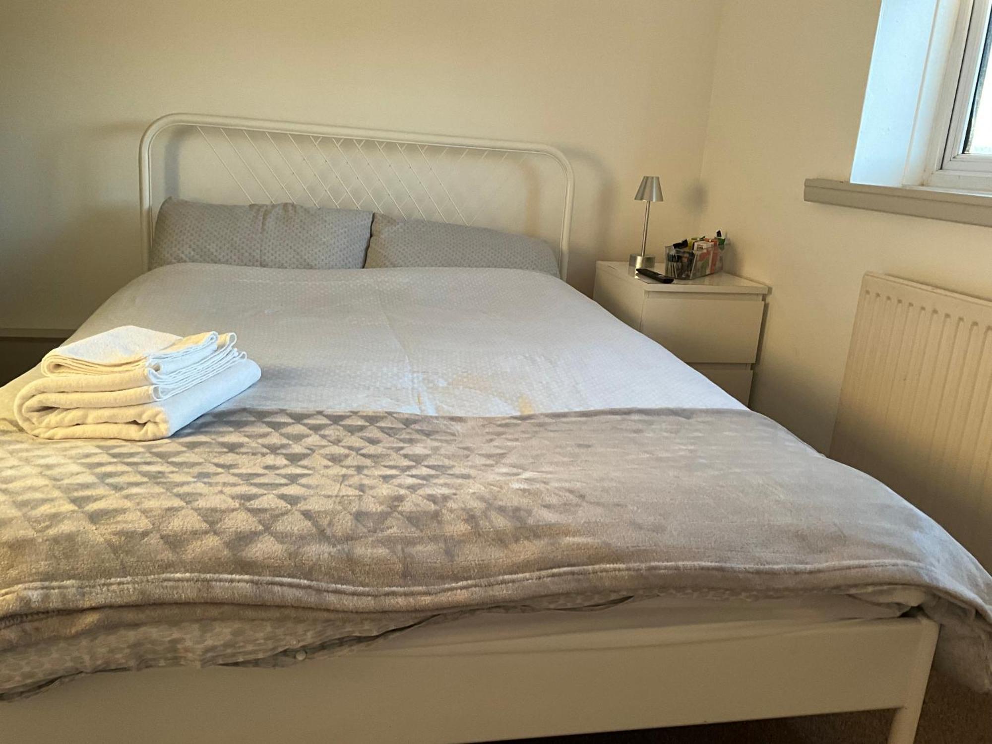 Comfy, Cosy Small Double With Wi-Fi Earley Eksteriør bilde
