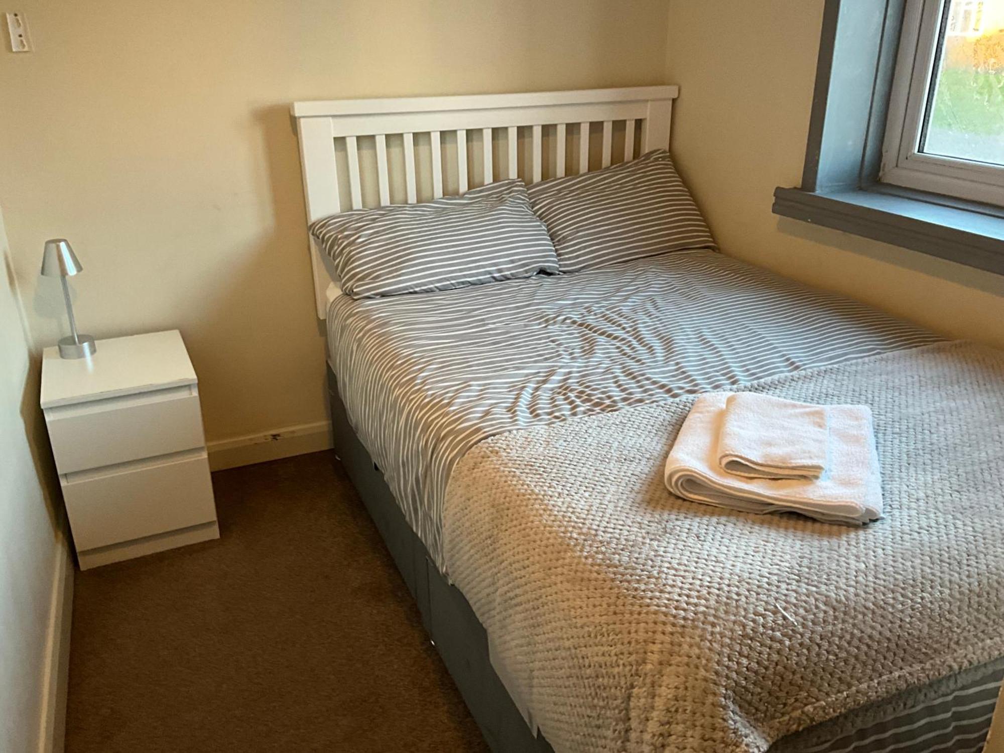 Comfy, Cosy Small Double With Wi-Fi Earley Eksteriør bilde